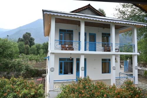 www.furahavilla.com