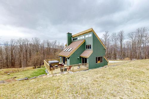www.snowedinnchalets.com