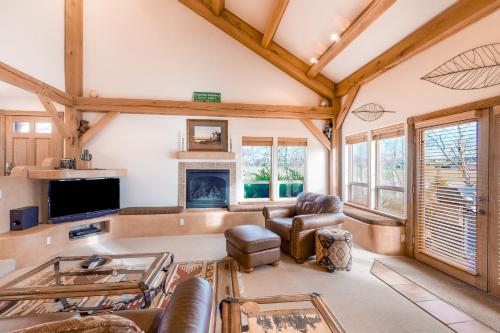 www.wedgewoodliving.com