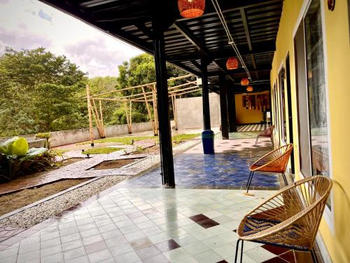 www.hotelsaiaakanksha.com