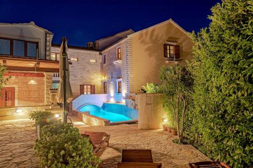 www.croatian-houses.com
