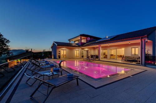 www.uniquewelshstays.co.uk