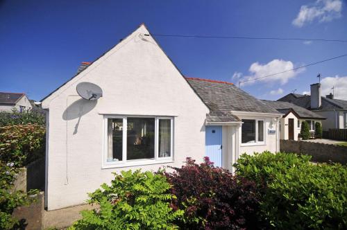 www.patnembeachcottages.com