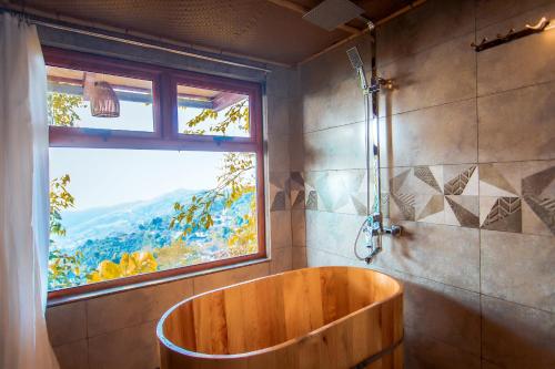 www.suoigiangtravel.com