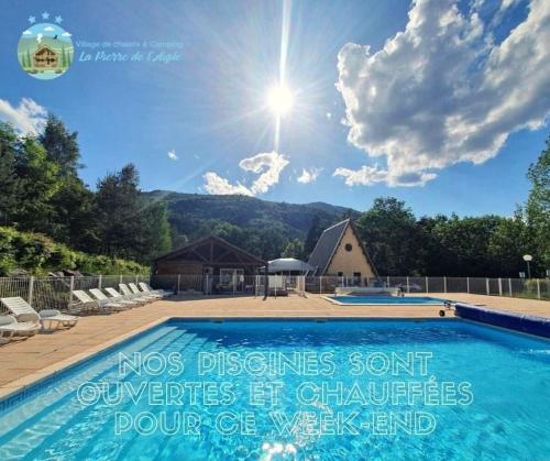 www.campinglapierredelaigle.fr
