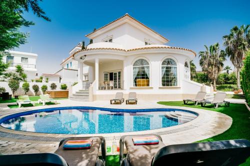 www.happybayvillas.com