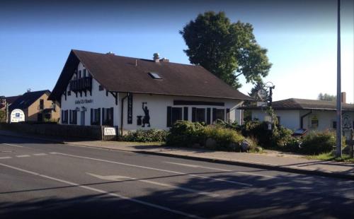 www.pension-alte-schmiede.com