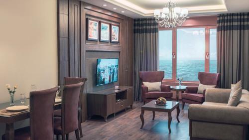 www.alborghotel.com