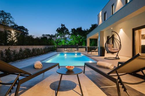 www.villahoteliledere.com