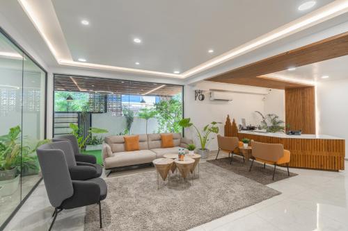 www.akoyahotels.com