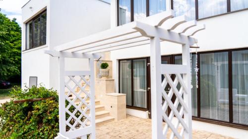 www.avenuehotels.ro