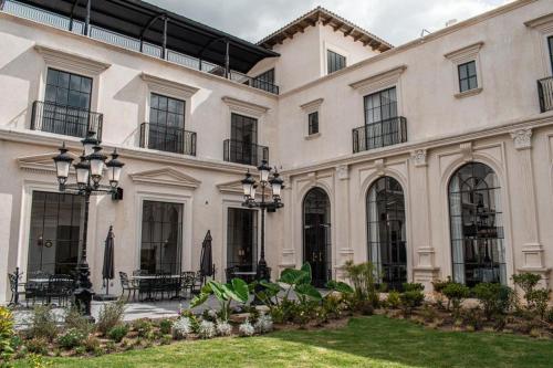 www.operaplazahotel.com