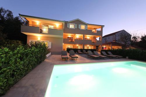 www.apartmentsbobo.com