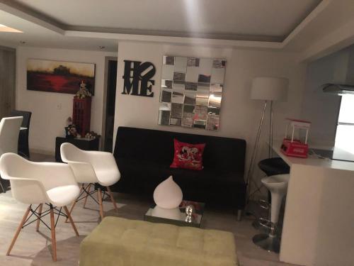 www.haitrieuhotel.com