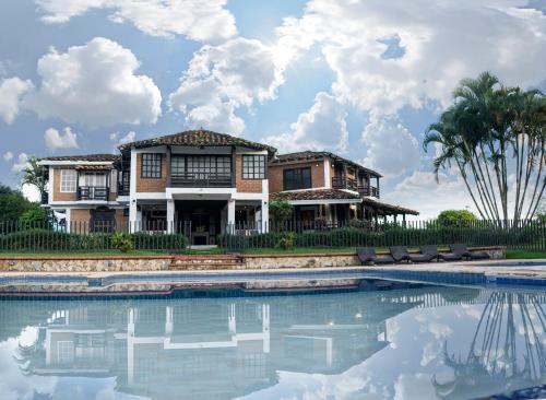 www.fincahotelcasanostra.com