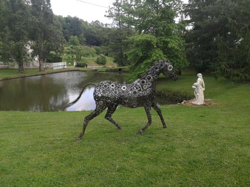 www.gitesdupicsaintloup.fr