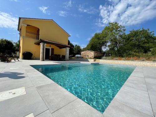 www.villabettoni.it