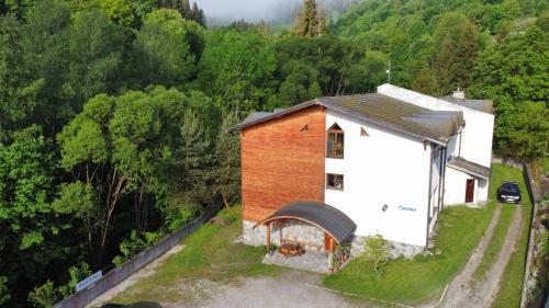 www.hotelcenneys.com