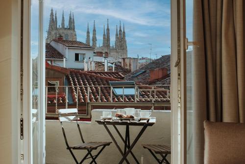 www.burgosuites.com