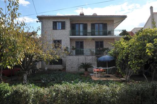 www.apartmentbrac.com