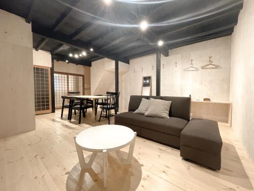 www.artsandstay.com