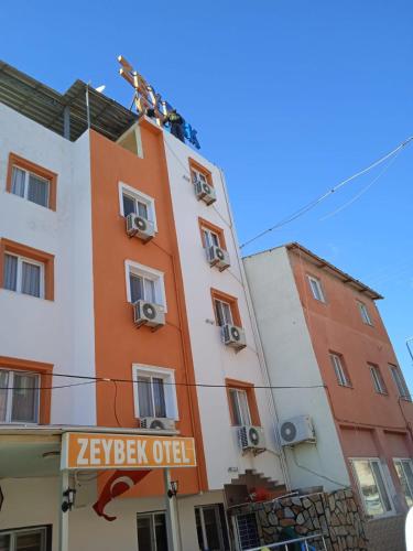 www.zeybekotelca.com