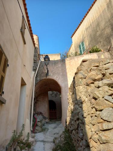 www.hoteldutriangledor.com