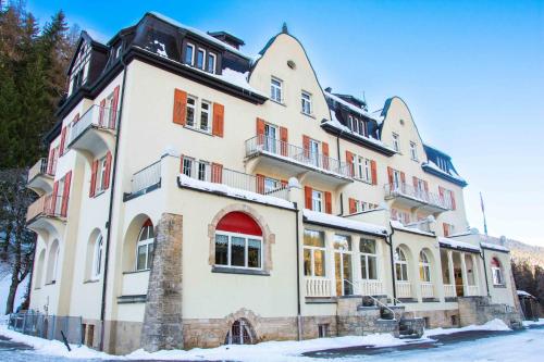 www.lindenhofchurwalden.ch