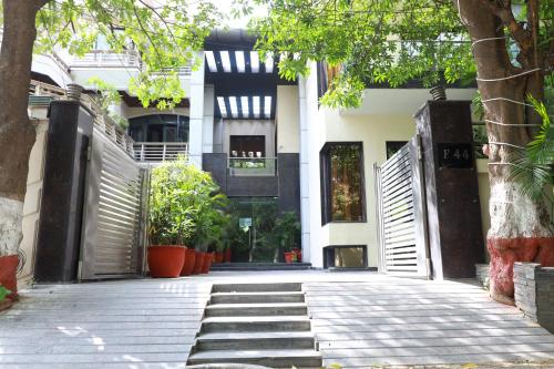 www.artindiahotels.com