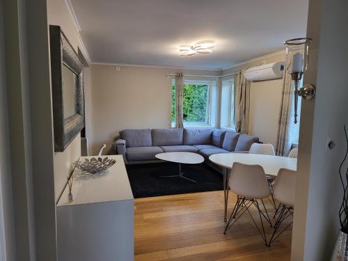 www.pinewoodvillageapartmenthomes.com