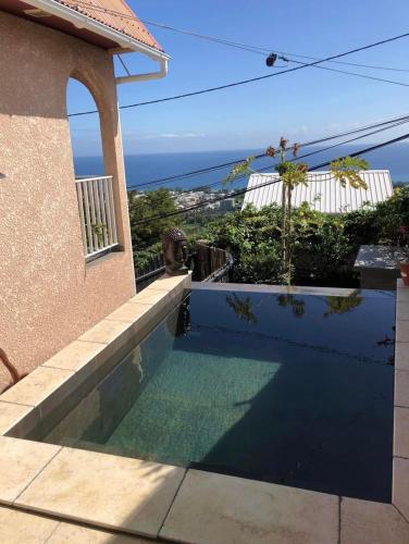 www.hotelvillademarin.com