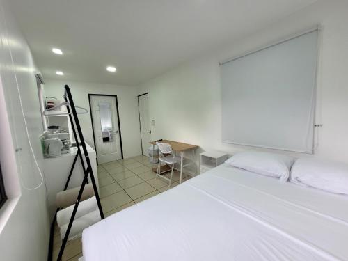 www.hotel-restaurant-cesar-bonnieux.fr