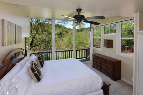 www.ashbourneselfcatering.com