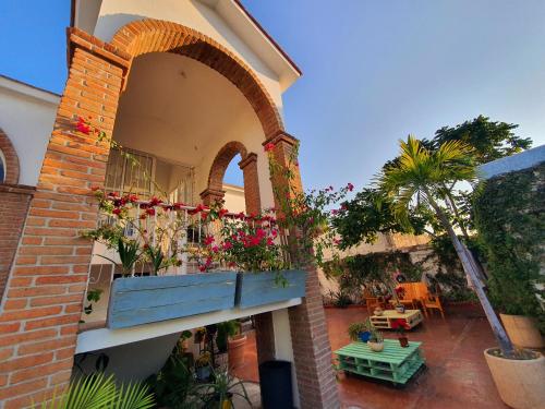 www.adventureinnlapaz.com