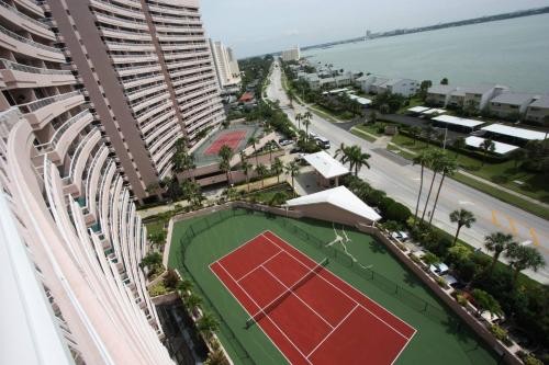 www.crescentbeachclubcondos.com