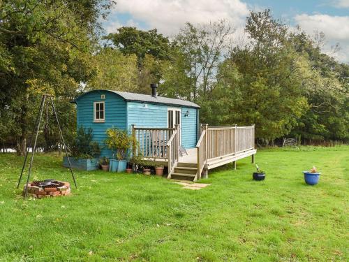 www.signatureblue-shepherdhuts.co.uk