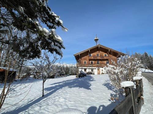 www.alpinehosthelpers.com