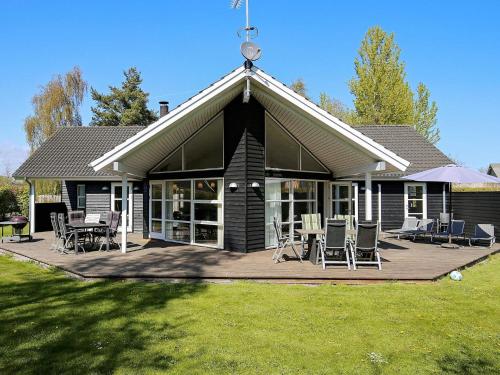 www.holidaymotelpdx.com