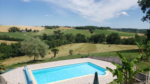 www.gite-pierrequiroule.fr