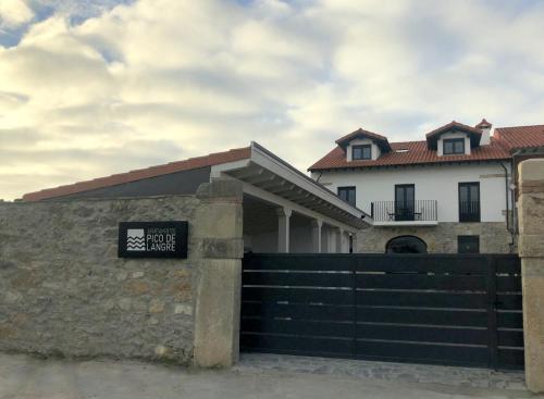 www.apartamentospicodelangre.com