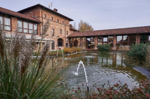 www.relaiscascinaera.com