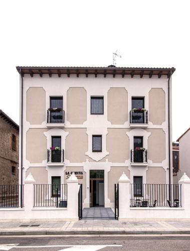 www.apartamentoslaquinta.es