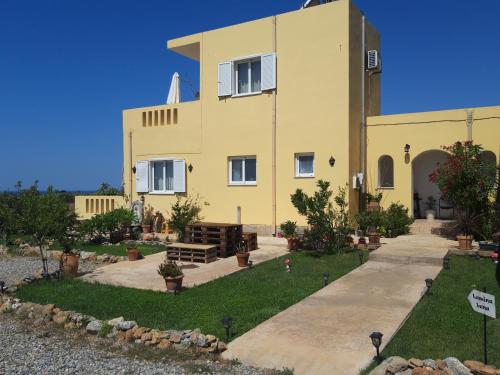 www.luxuria-residence.ro