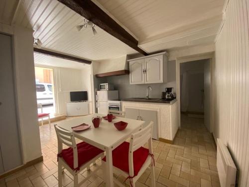 www.hostelworld.com
