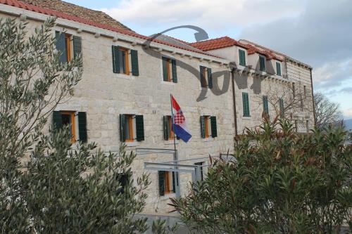 www.apartmanipeljesac.com