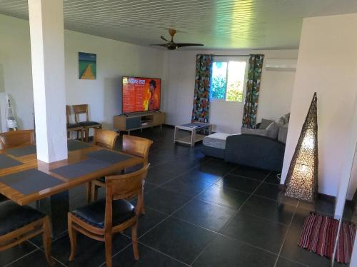 www.residence-lesroches.com