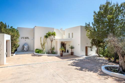 www.hotelcolonrambla.com