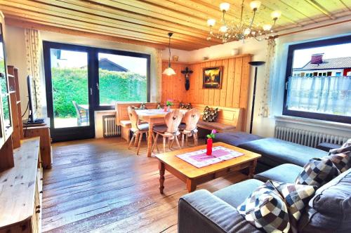 www.ferienwohnungen-mittenwald.com