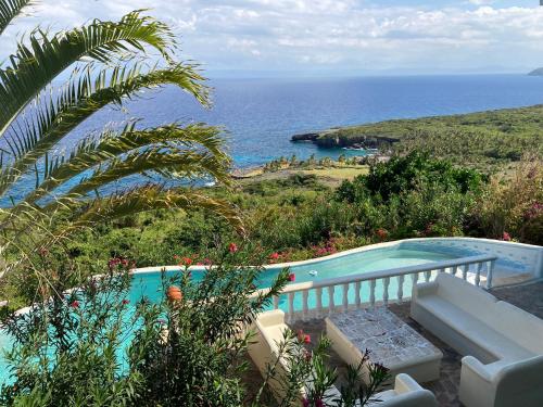www.hotel-lecocotel.com
