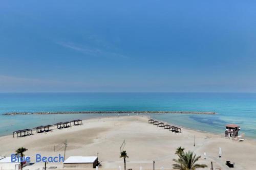 www.almogbeach.co.il